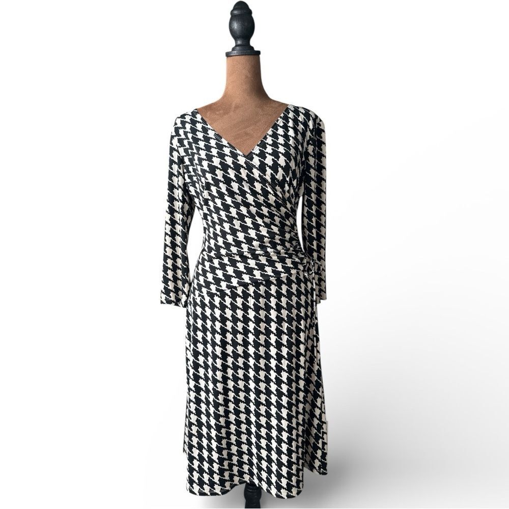 Evan Picone B&W Houndstooth V Neck 3/4 Long Sleeve Lightweight Midi Wrap Dress